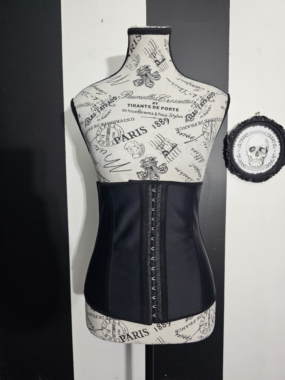 Anna Luxe Black Waist Cincher Belt